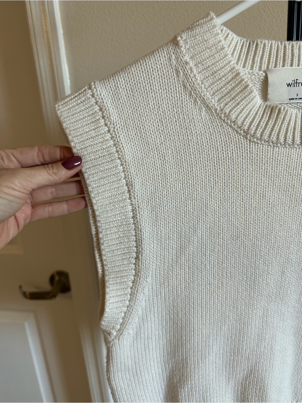 Aritzia Wilfred Cream Sleeveless Crewneck Sweater Vest - Picture 4 of 6
